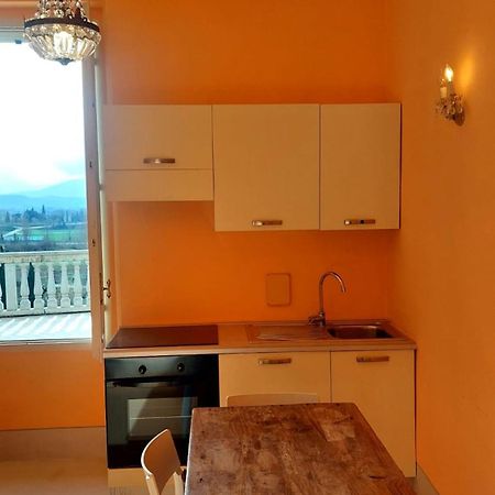 La Casa Del Mago Camere E Appartamenti Pissignano Luaran gambar