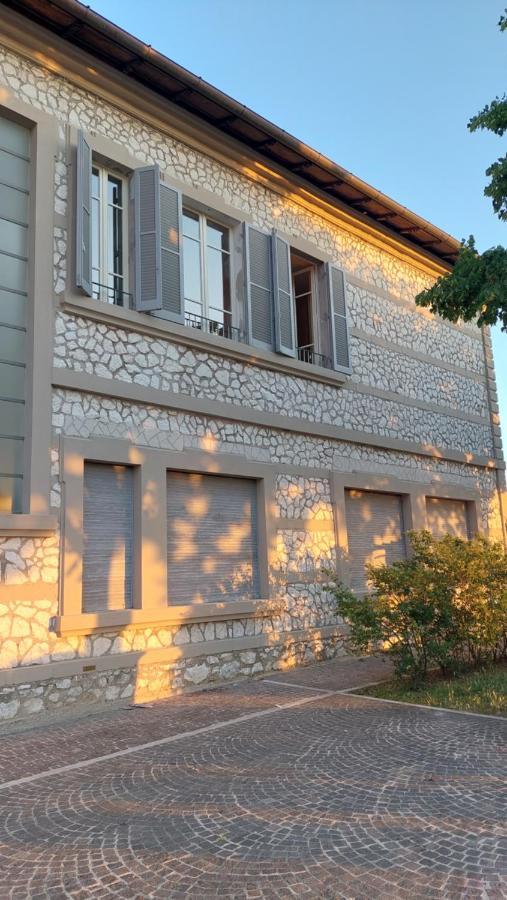 La Casa Del Mago Camere E Appartamenti Pissignano Luaran gambar