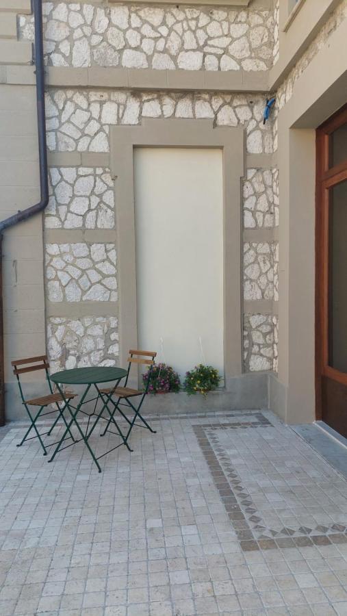 La Casa Del Mago Camere E Appartamenti Pissignano Luaran gambar