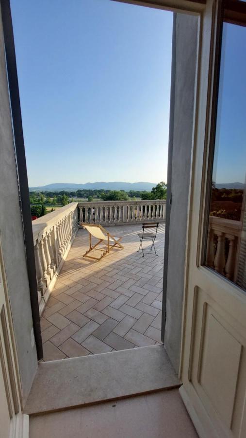 La Casa Del Mago Camere E Appartamenti Pissignano Luaran gambar