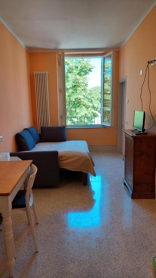 La Casa Del Mago Camere E Appartamenti Pissignano Luaran gambar