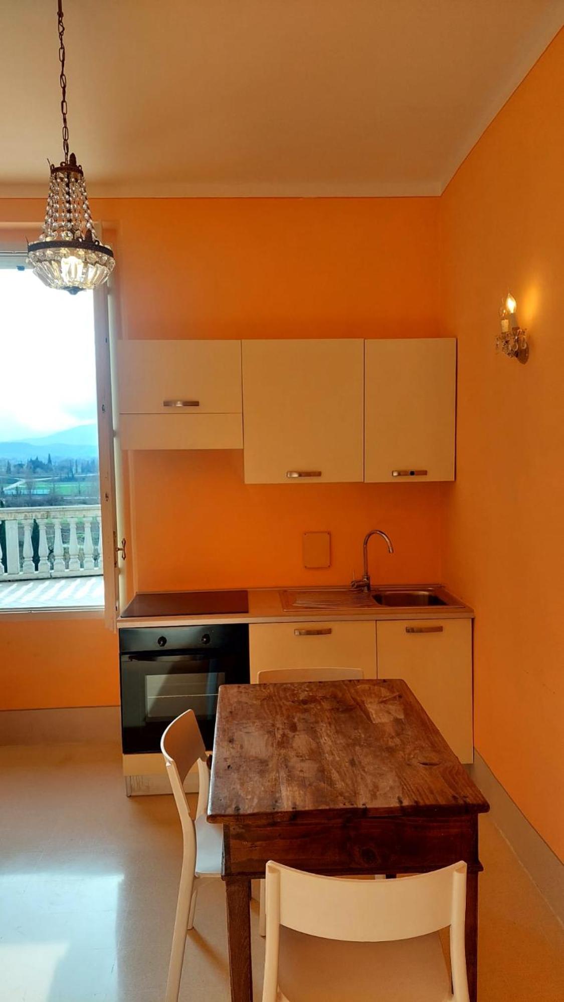 La Casa Del Mago Camere E Appartamenti Pissignano Luaran gambar