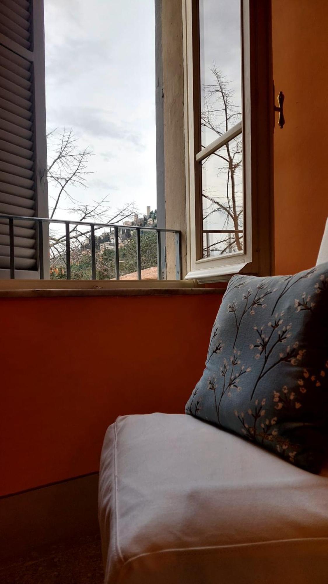La Casa Del Mago Camere E Appartamenti Pissignano Luaran gambar
