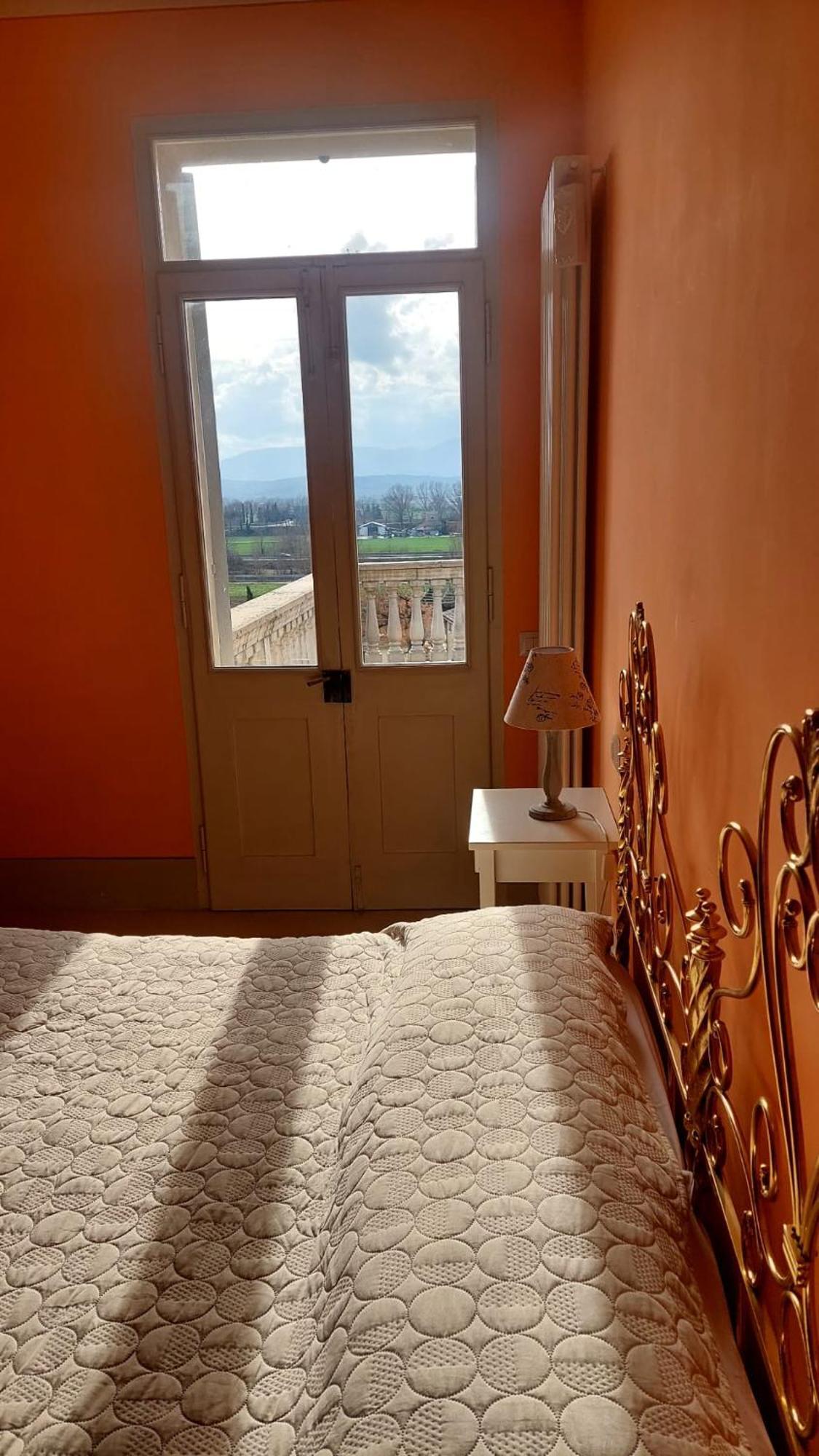 La Casa Del Mago Camere E Appartamenti Pissignano Luaran gambar